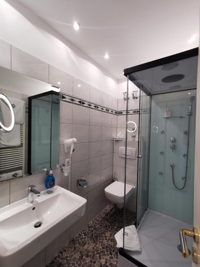 Schloß Holte-Stukenbrock Hotel & Restaurant Westhoff מראה חיצוני תמונה